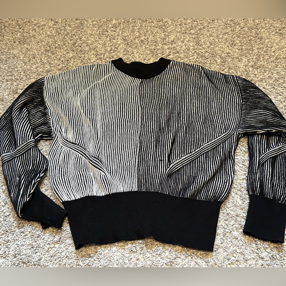 DKNY Black and White Knit Top